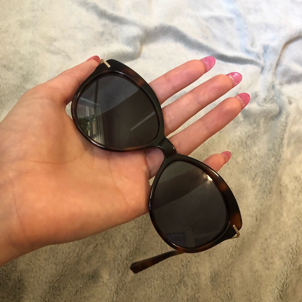 Elizabeth and James Wright 53cm Sunglasses - Picture 8 of 8